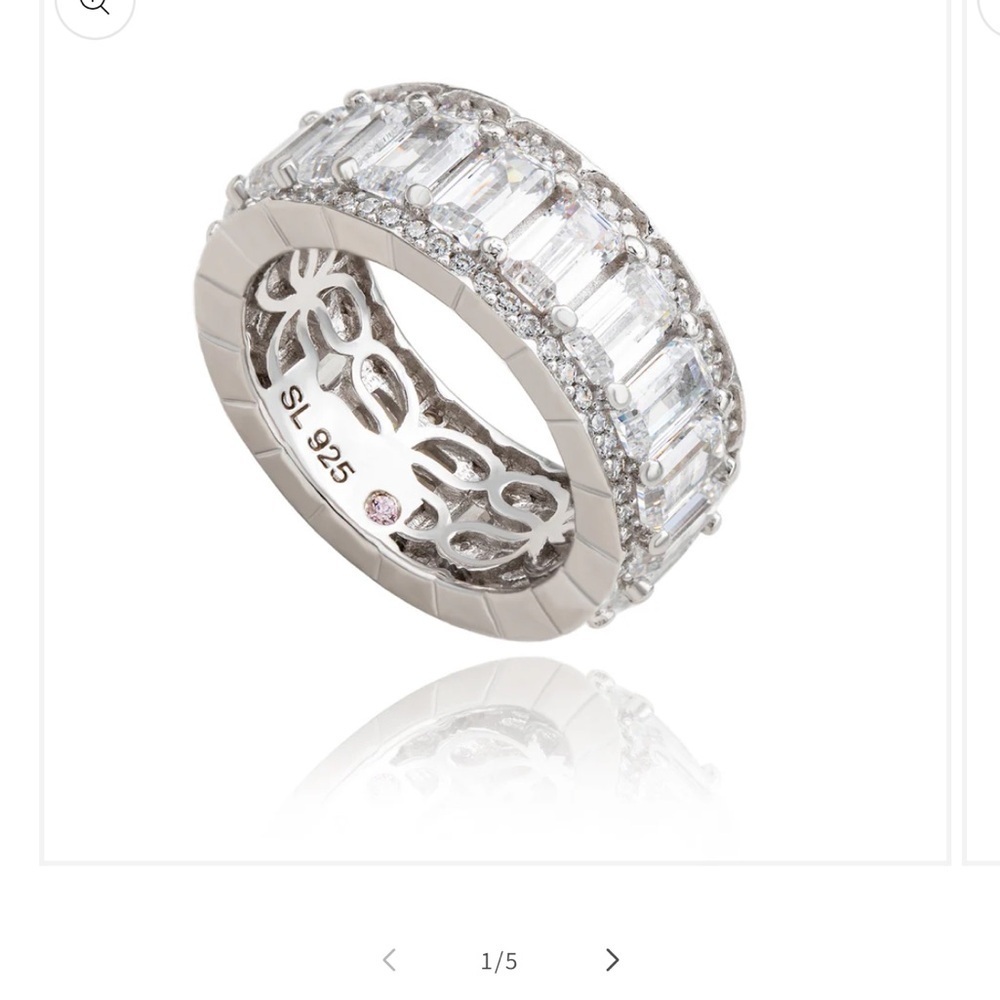Beautiful Sterling Silver Ring with Clear Stones - Size 8